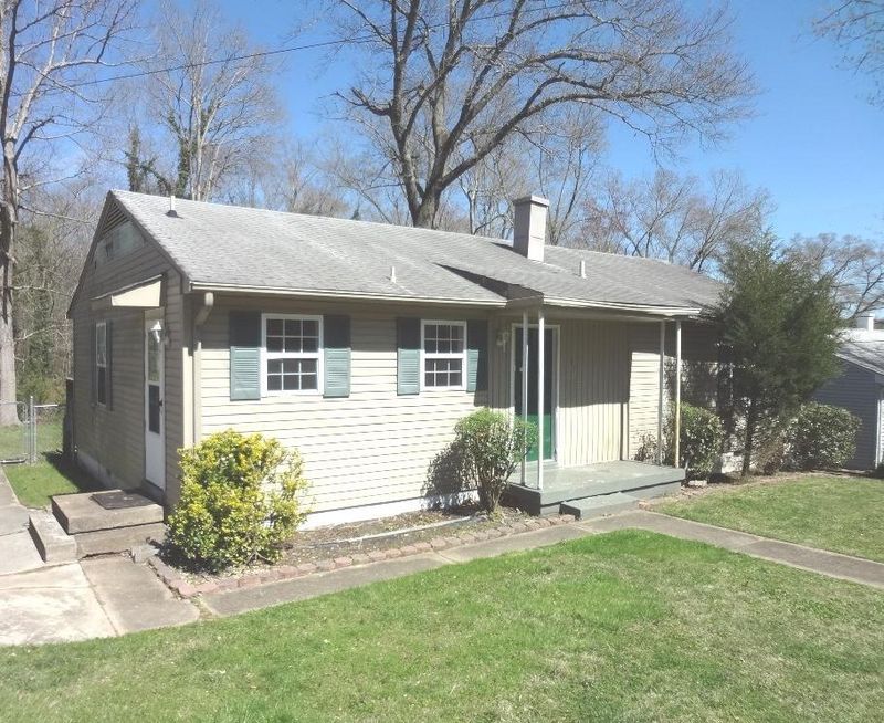 231 Alhambra Rd, Oak Ridge, TN 37830