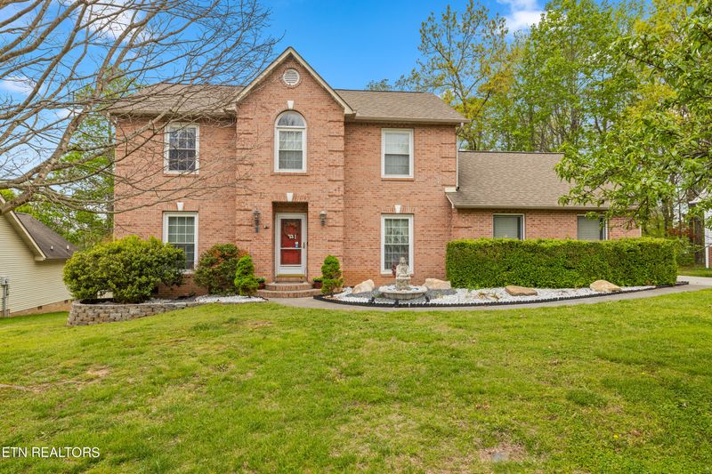 231 Country Run Cir, Powell, TN 37849