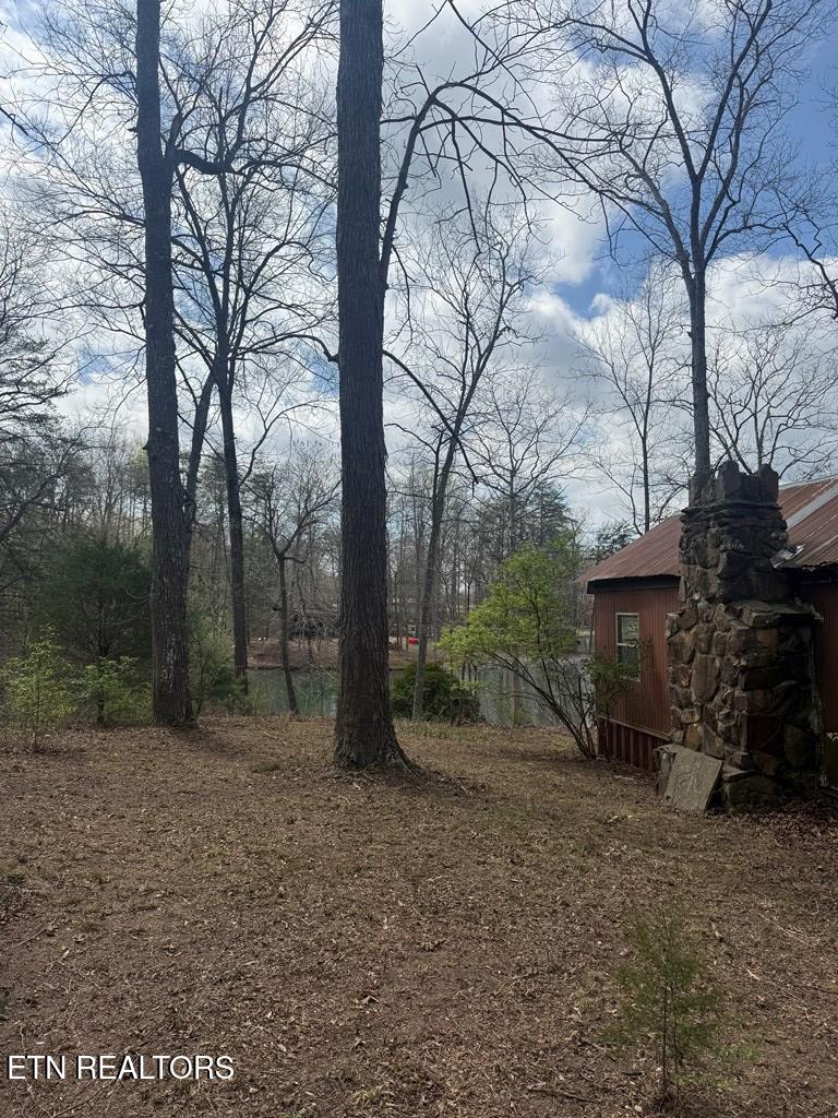 231 Crockett Lake Dr, Crossville, TN 38572