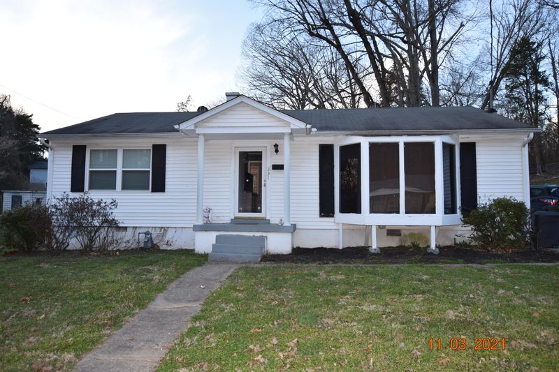 231 East Dr, Oak Ridge, TN 37830