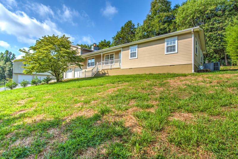 231 Gamble Ln, Lafollette, TN 37766