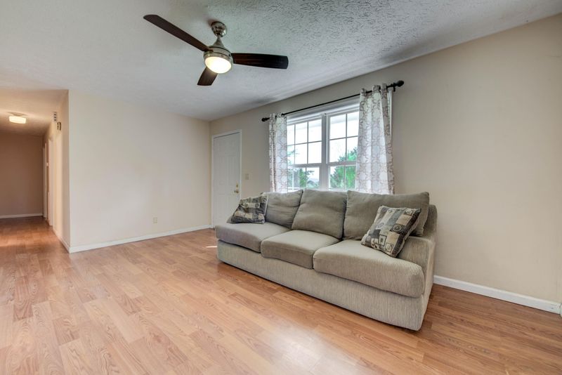 231 Gamble Ln, Lafollette, TN 37766