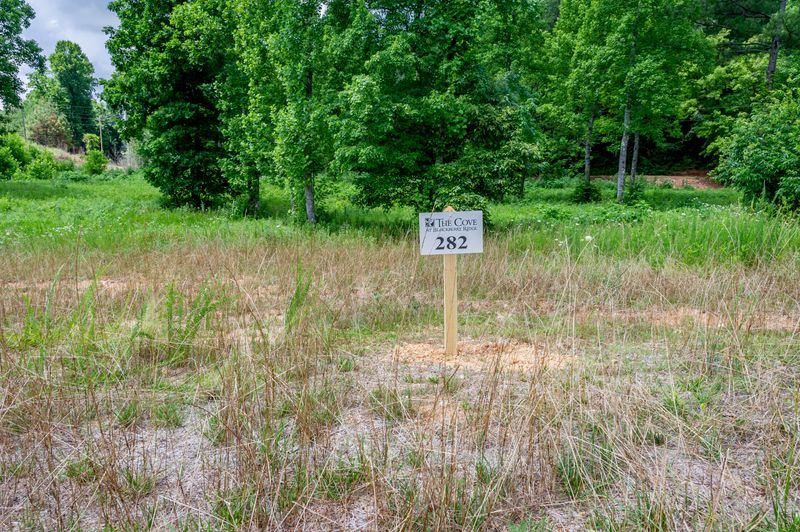 231 Lake Ferry Dr, Loudon, TN 37774