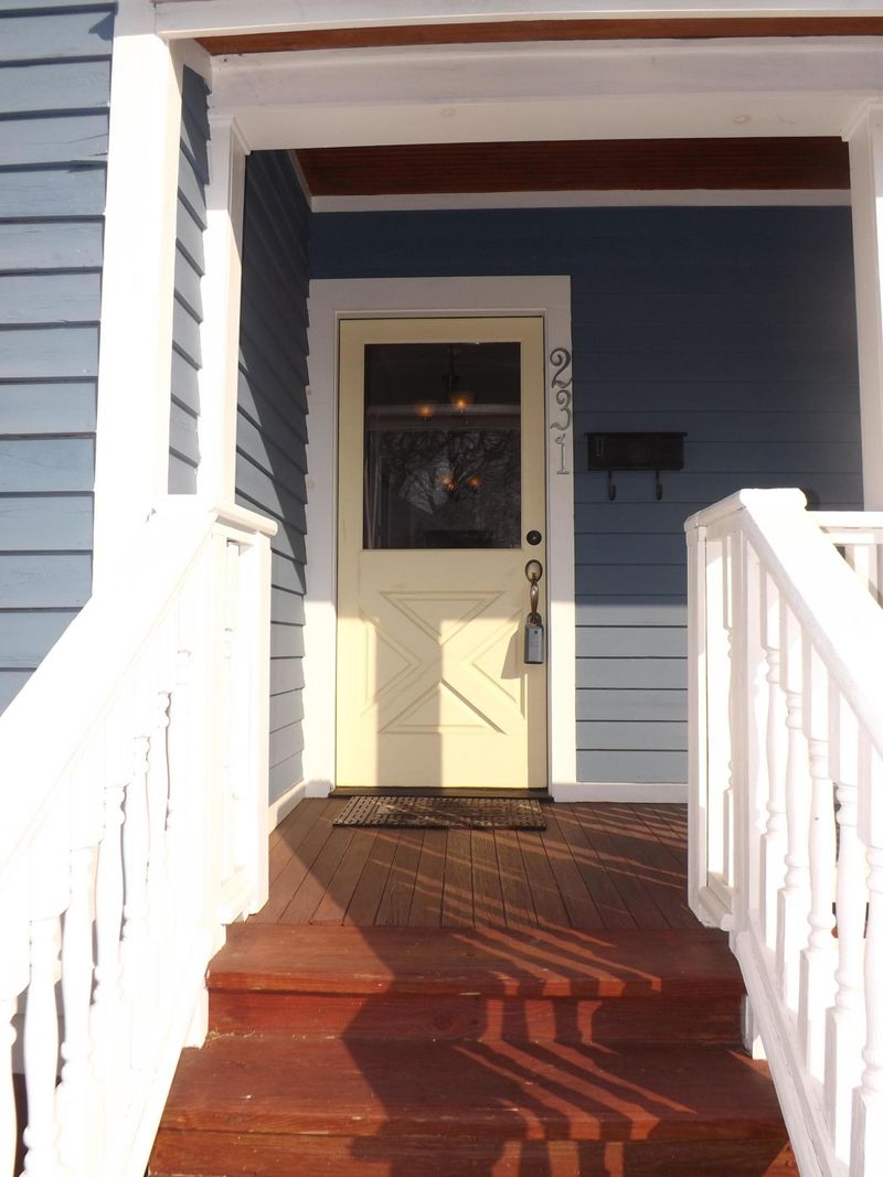 231 Leonard Pl, Knoxville, TN 37917
