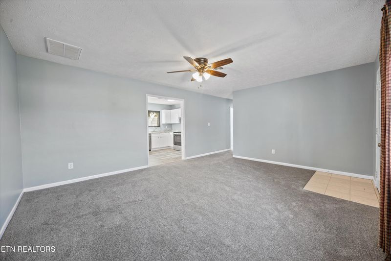 231 River Bottom Dr, Sevierville, TN 37862