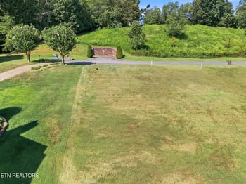 231 Waters Edge Way, Lenoir City, TN 37771