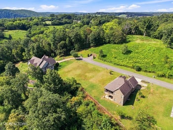 231 Waters Edge Way, Lenoir City, TN 37771