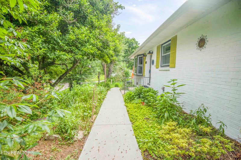 2310 Mount Olive Rd, Knoxville, TN 37920