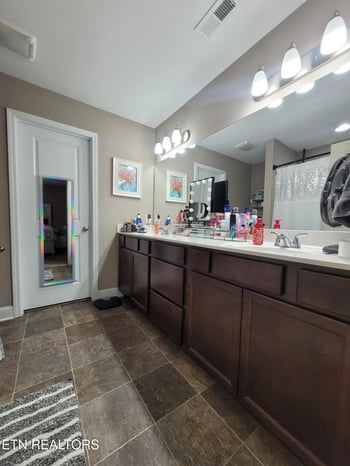 2312 Denham Way, Powell, TN 37849