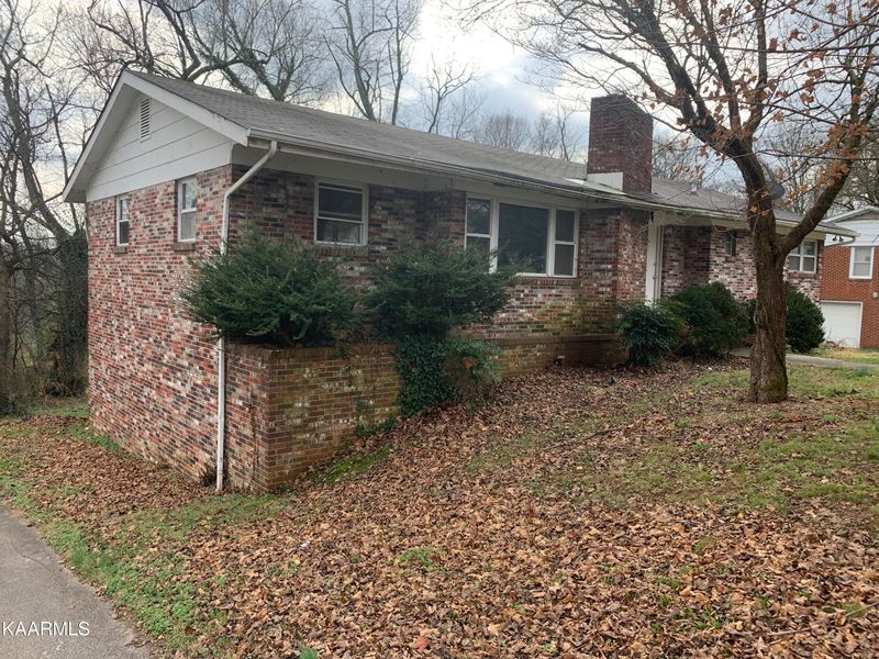 2312 Dillon St, Knoxville, TN 37915