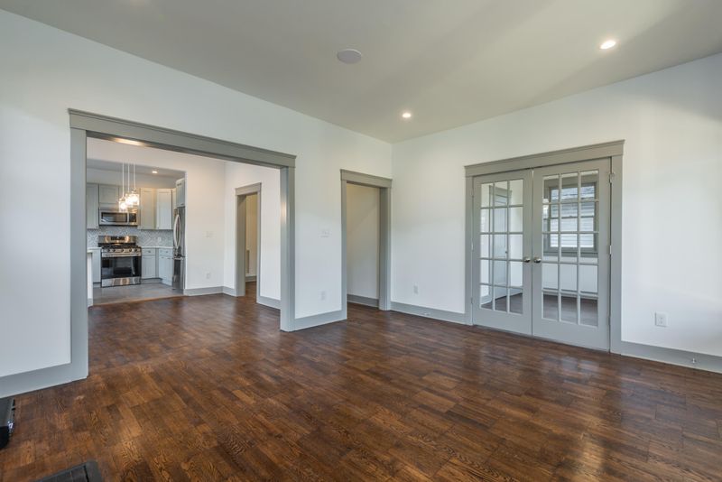 2312 E 5th Ave, Knoxville, TN 37917