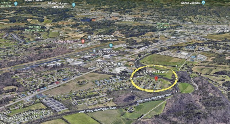 231233 Rivers Edge Ln, Sevierville, TN 37862