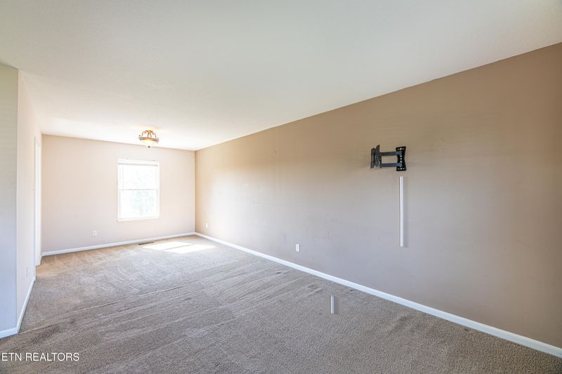 2313 Bishops Bridge Rd, Knoxville, TN 37922
