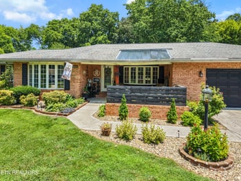 2313 Chesterfield Dr, Maryville, TN 37803