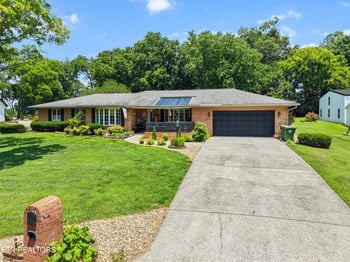 2313 Chesterfield Dr, Maryville, TN 37803
