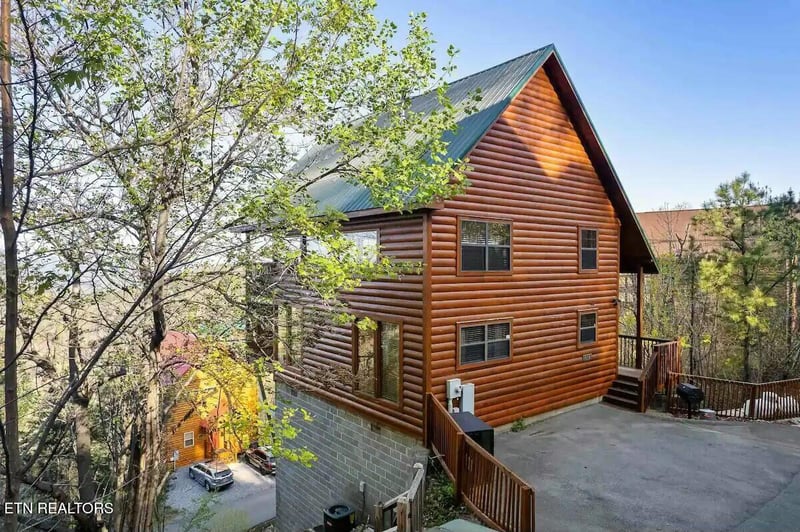 2313 Fox Berry Way, Sevierville, TN 37876