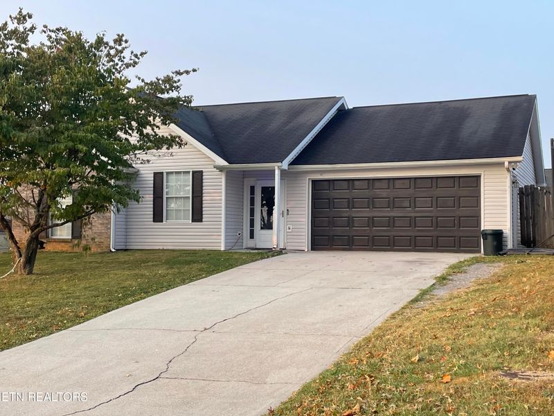 2313 Scanlon Ct, Powell, TN 37849