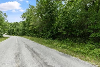 23132315 White Horse Dr, Crossville, TN 38572
