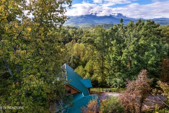 2314 Backwoods Way, Gatlinburg, TN 37738
