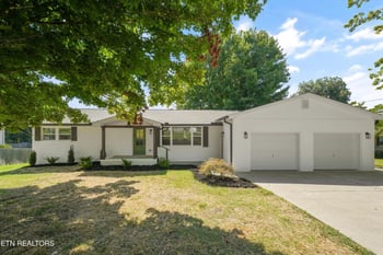 2314 Martel Rd, Lenoir City, TN 37772