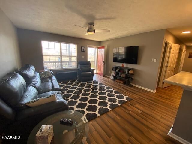 2314 Scanlon Ct, Powell, TN 37849