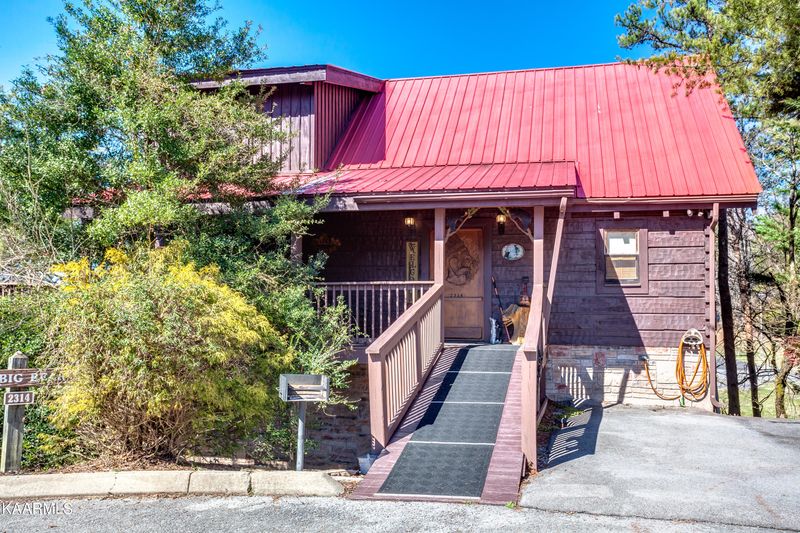2314 Waterfall Way, Pigeon Forge, TN 37863