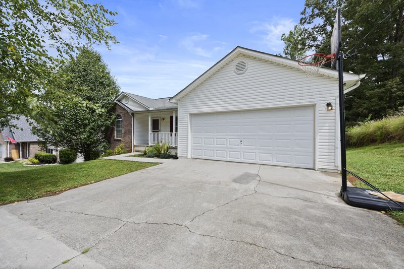 2315 Cripple Oak Ln, Powell, TN 37849