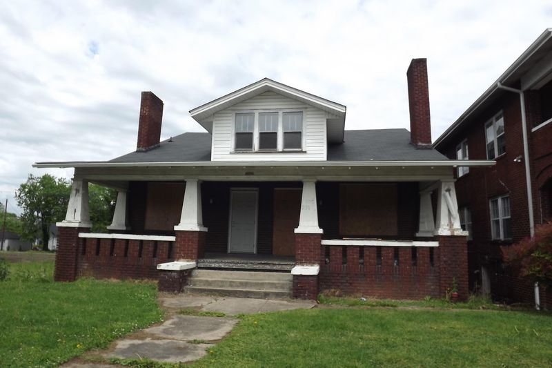 2315 E Magnolia Ave, Knoxville, TN 37917