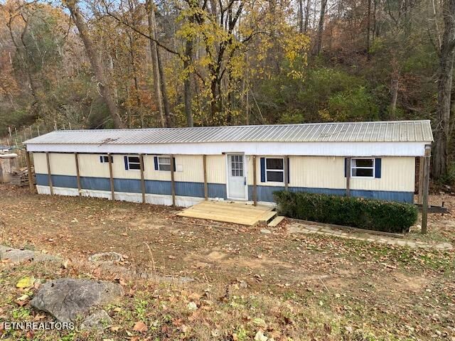 2315 E Wolf Valley Rd, Clinton, TN 37716