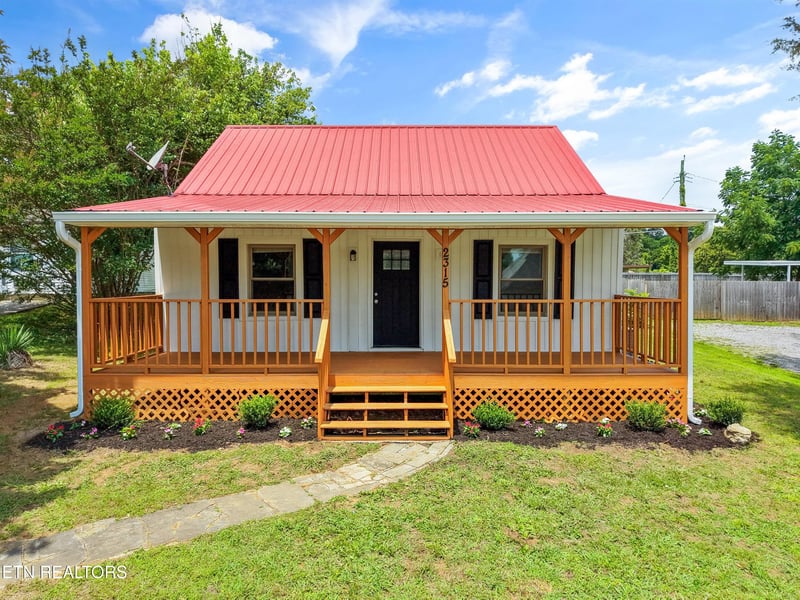 2315 Holbrook Dr, Knoxville, TN 37918