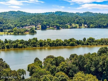 2316 Cove Field Rd, Knoxville, TN 37919