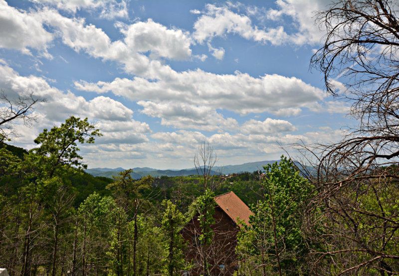 2317 Fox Berry Way, Sevierville, TN 37876