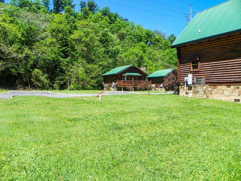 2317 River Port Way, Pigeon Forge, TN 37863