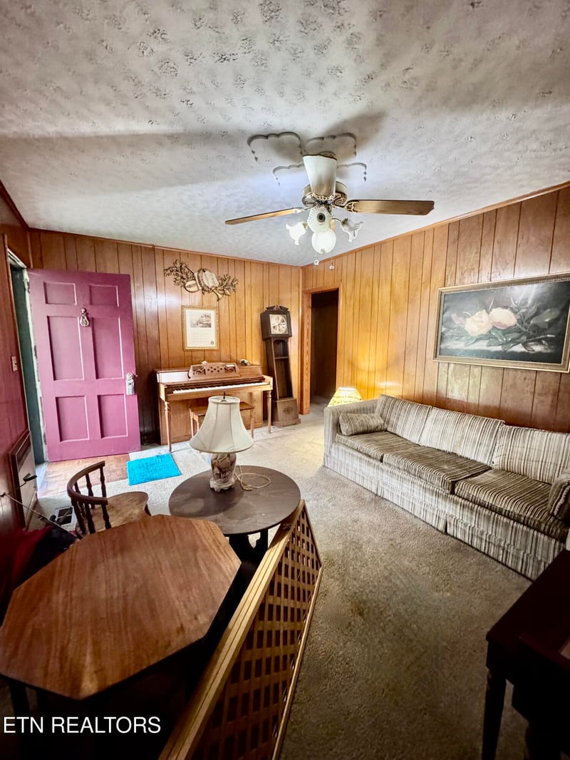 2318 Boxwood Ln, Knoxville, TN 37917