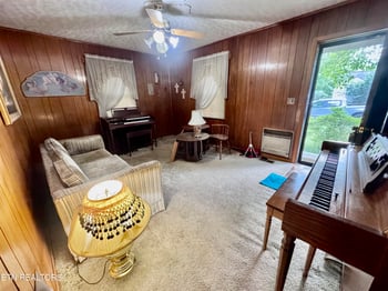 2318 Boxwood Ln, Knoxville, TN 37917