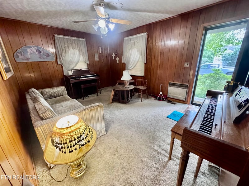2318 Boxwood Ln, Knoxville, TN 37917