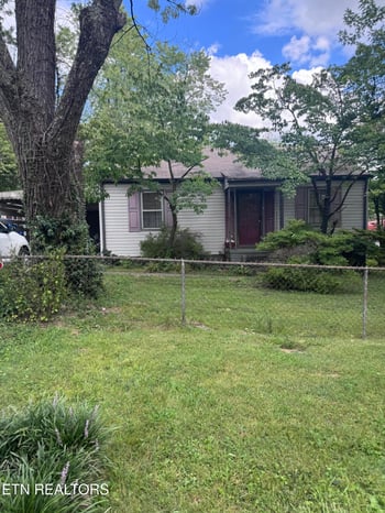 2318 Boxwood Ln, Knoxville, TN 37917