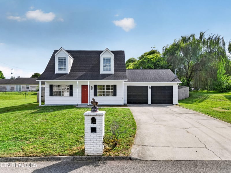 2319 Crestpark Rd, Knoxville, TN 37912