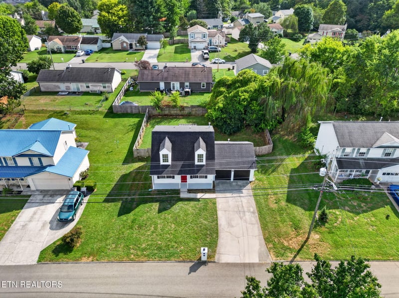 2319 Crestpark Rd, Knoxville, TN 37912