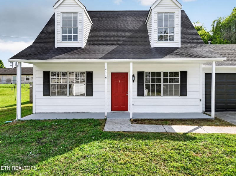 2319 Crestpark Rd, Knoxville, TN 37912