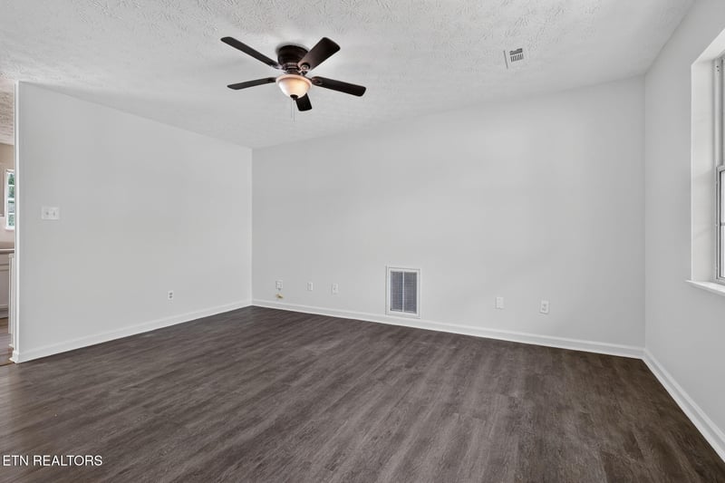 2319 Crestpark Rd, Knoxville, TN 37912