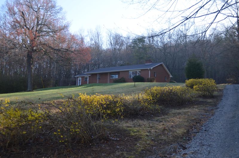 2319 River Rd, Kingston, TN 37763