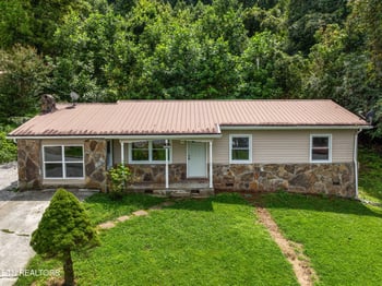232 E Robbins St, Jellico, TN 37762