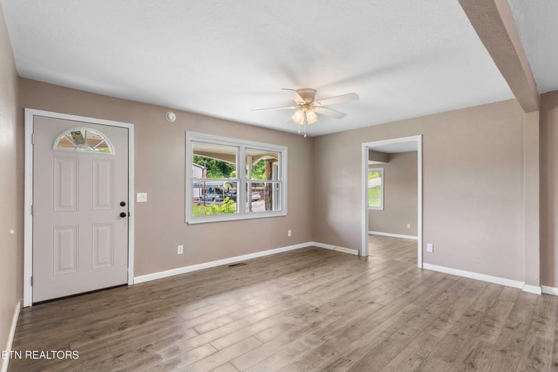 232 E Robbins St, Jellico, TN 37762