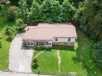 232 E Robbins St, Jellico, TN 37762