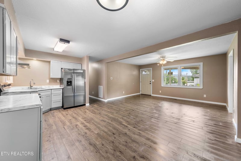 232 E Robbins St, Jellico, TN 37762