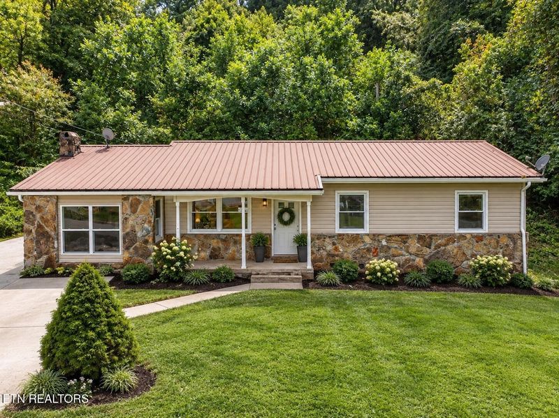 232 E Robbins St, Jellico, TN 37762