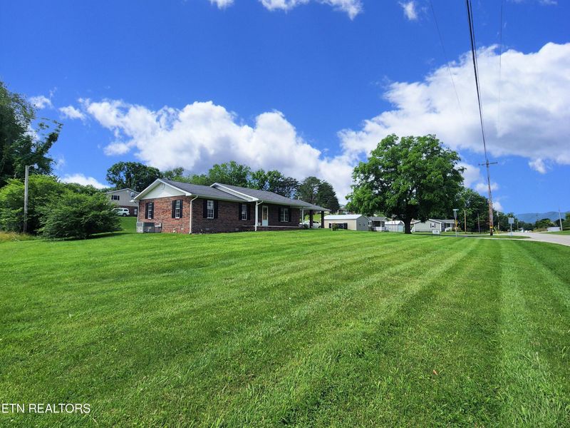232 Kimberly Rd, Lafollette, TN 37766