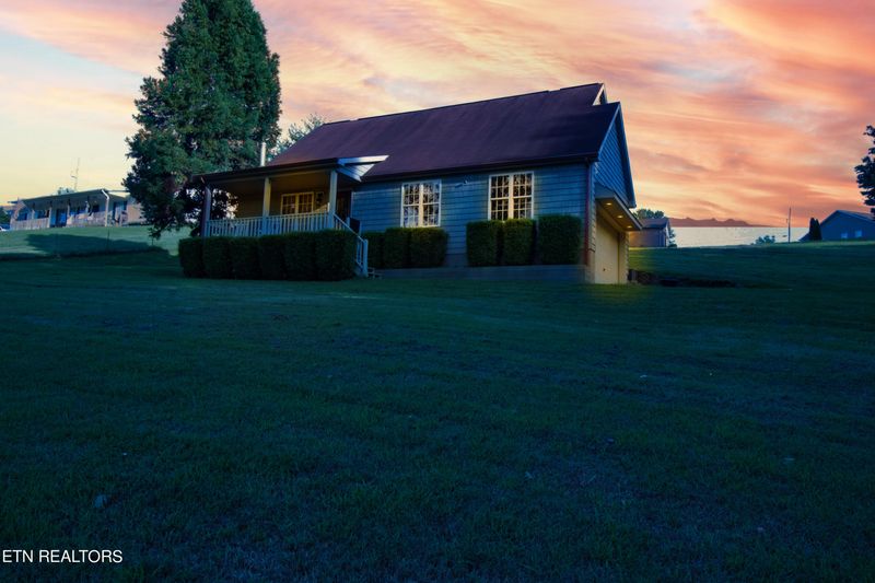 232 Lenz Dr, Kodak, TN 37764