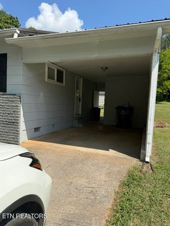 232 Meadow Ln, Sweetwater, TN 37874